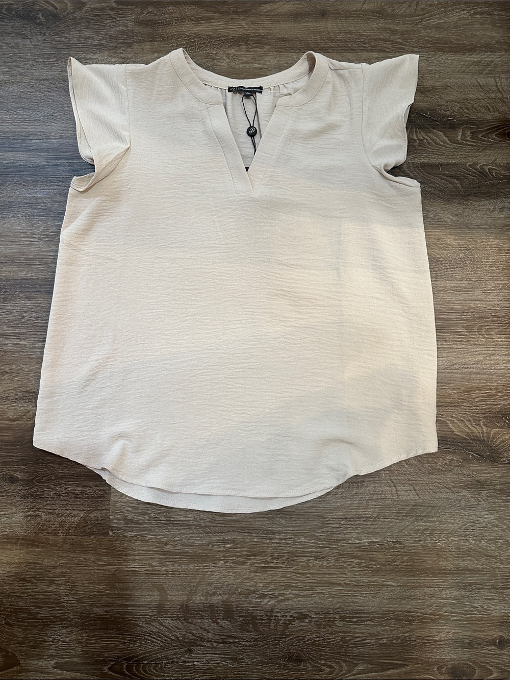 Adrianna Papell Cream Split V-Neck Flutter Sleeve Blouse